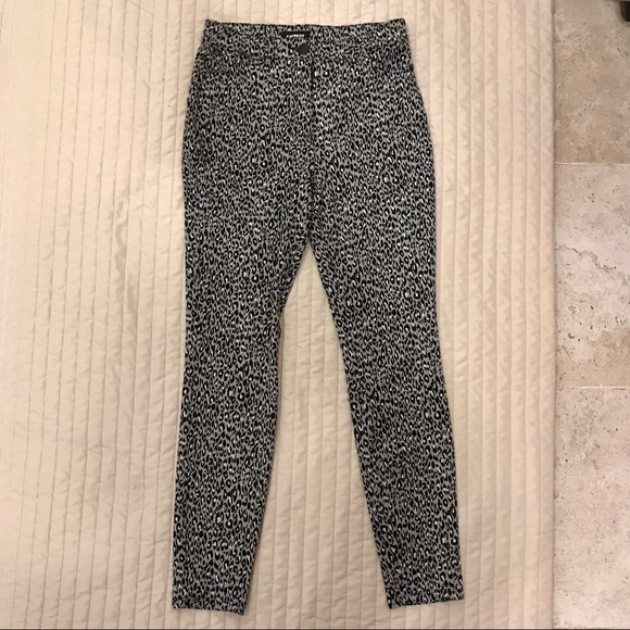 Express ‘leggings high rise’ ankle jeans. Size 4R - Picture 7 of 13